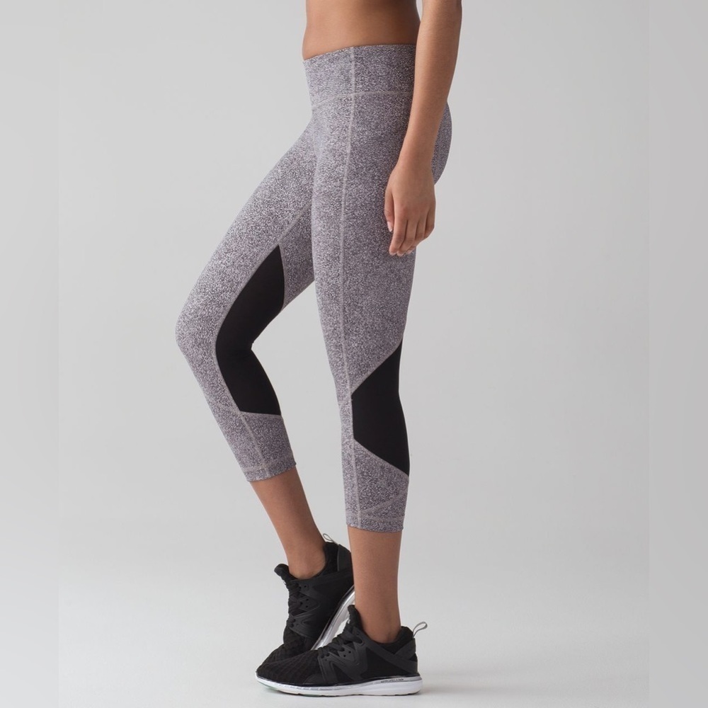 Lululemon Pace Rival Crop 22” Sea Spray Alpine White Dark Chrome/Black Size 8